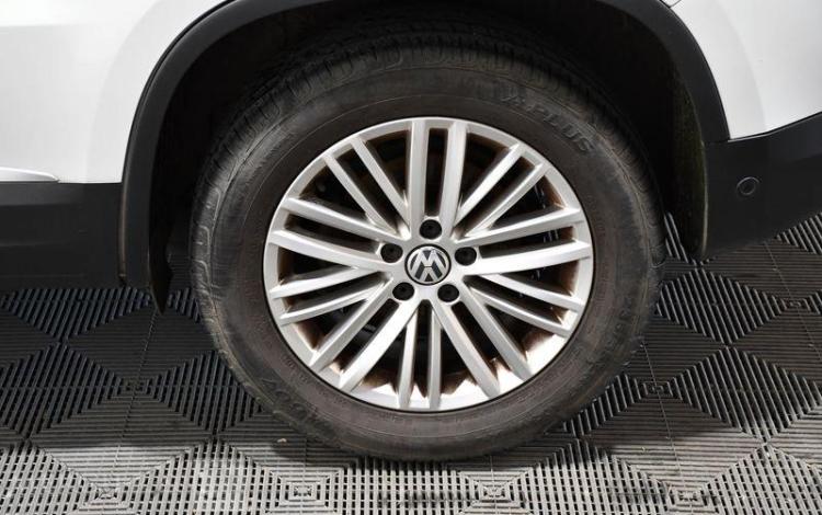VOLKSWAGEN TIGUAN 2,0 TDI 110 CUP vendu pour pieces sans carte grise BLANC DD-743-LC
