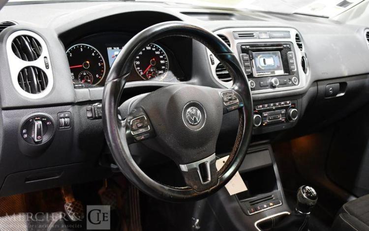 VOLKSWAGEN TIGUAN 2,0 TDI 110 CUP vendu pour pieces sans carte grise BLANC DD-743-LC