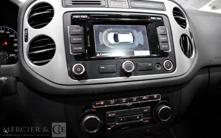 VOLKSWAGEN TIGUAN 2,0 TDI 110 CUP vendu pour pieces sans carte grise BLANC DD-743-LC