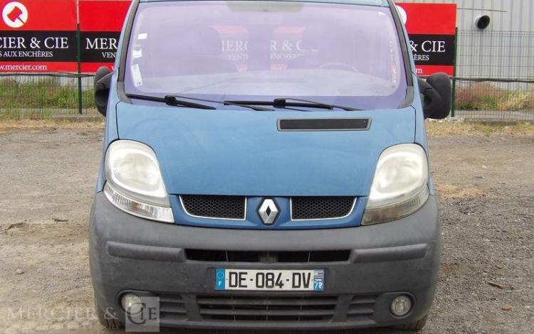 RENAULT TRAFIC 2 L1H1 1000 KGS 1,9 DCI COMBI COURT 100CV – DIESEL – 405062 KMS – AN 2005 BLEU DE-084-DV