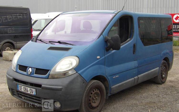 RENAULT TRAFIC 2 L1H1 1000 KGS 1,9 DCI COMBI COURT 100CV – DIESEL – 405062 KMS – AN 2005 BLEU DE-084-DV