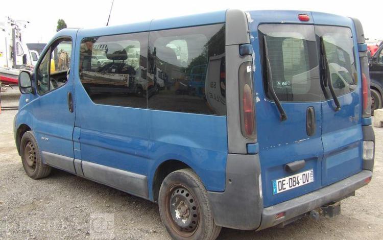 RENAULT TRAFIC 2 L1H1 1000 KGS 1,9 DCI COMBI COURT 100CV – DIESEL – 405062 KMS – AN 2005 BLEU DE-084-DV
