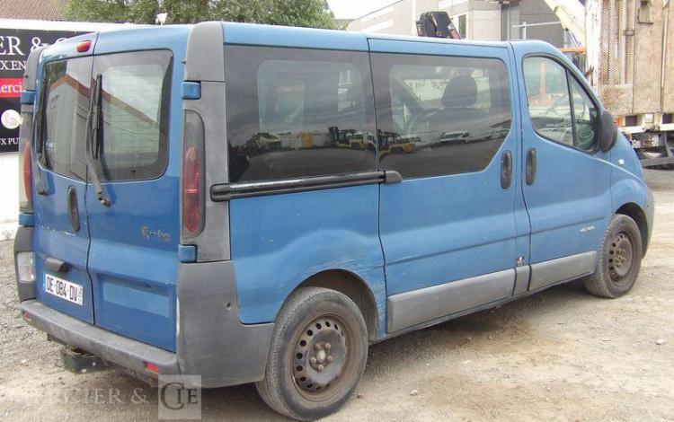 RENAULT TRAFIC 2 L1H1 1000 KGS 1,9 DCI COMBI COURT 100CV – DIESEL – 405062 KMS – AN 2005 BLEU DE-084-DV