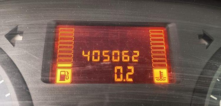 RENAULT TRAFIC 2 L1H1 1000 KGS 1,9 DCI COMBI COURT 100CV – DIESEL – 405062 KMS – AN 2005 BLEU DE-084-DV