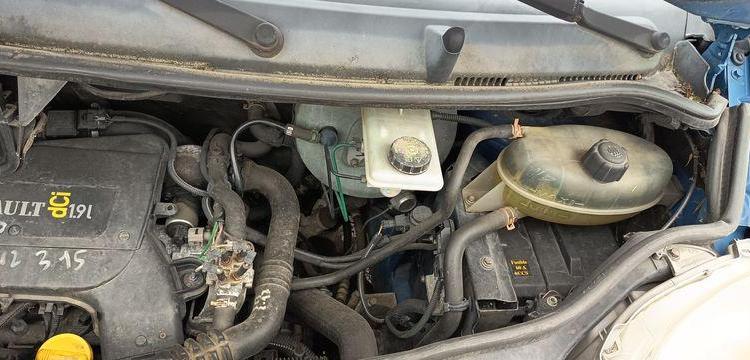 RENAULT TRAFIC 2 L1H1 1000 KGS 1,9 DCI COMBI COURT 100CV – DIESEL – 405062 KMS – AN 2005 BLEU DE-084-DV