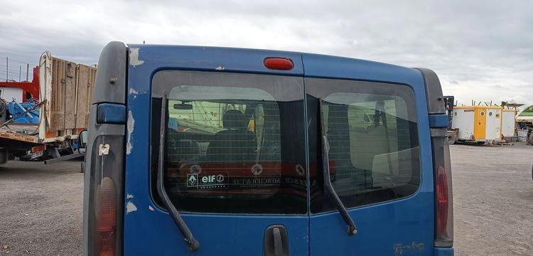RENAULT TRAFIC 2 L1H1 1000 KGS 1,9 DCI COMBI COURT 100CV – DIESEL – 405062 KMS – AN 2005 BLEU DE-084-DV