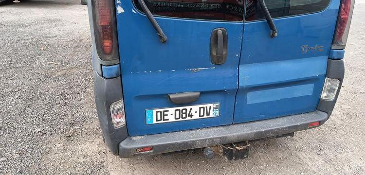 RENAULT TRAFIC 2 L1H1 1000 KGS 1,9 DCI COMBI COURT 100CV – DIESEL – 405062 KMS – AN 2005 BLEU DE-084-DV