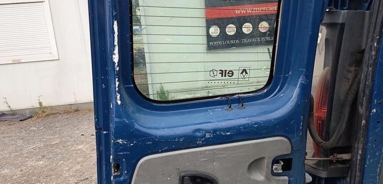 RENAULT TRAFIC 2 L1H1 1000 KGS 1,9 DCI COMBI COURT 100CV – DIESEL – 405062 KMS – AN 2005 BLEU DE-084-DV