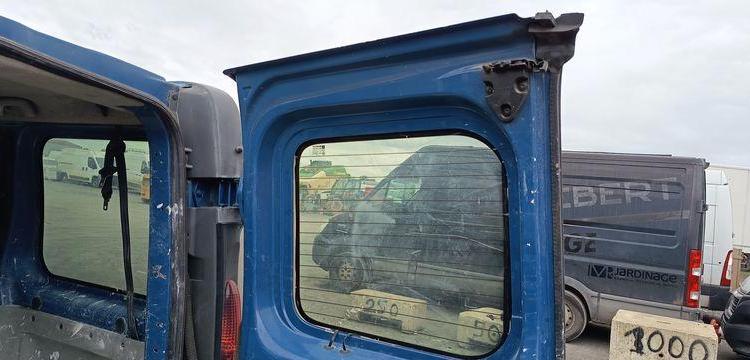 RENAULT TRAFIC 2 L1H1 1000 KGS 1,9 DCI COMBI COURT 100CV – DIESEL – 405062 KMS – AN 2005 BLEU DE-084-DV