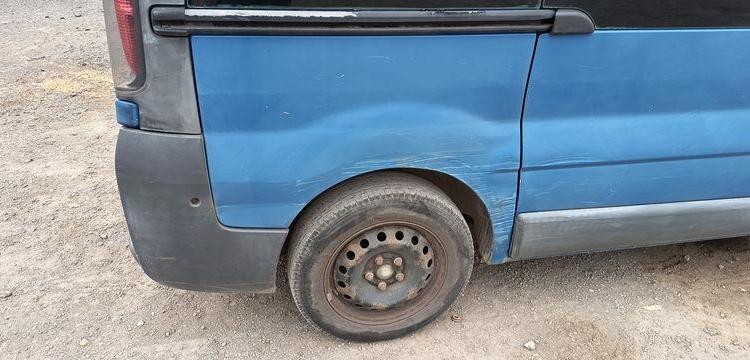 RENAULT TRAFIC 2 L1H1 1000 KGS 1,9 DCI COMBI COURT 100CV – DIESEL – 405062 KMS – AN 2005 BLEU DE-084-DV