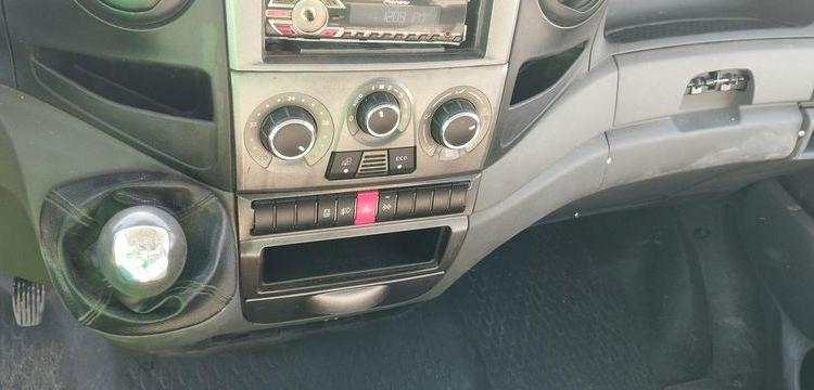 IVECO 35C13 BENNE AVEC COFFRE ACIER DIESEL – 144336 KMS – ANNEE 2014 ROUGE DE-379-MZ