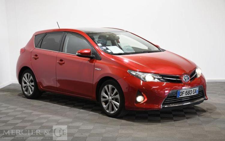 TOYOTA AURIS HYBRID ROUGE DF-583-SA