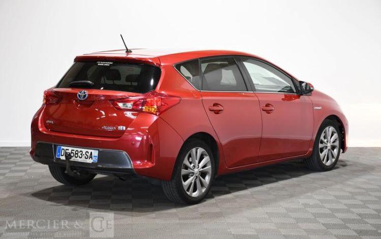 TOYOTA AURIS HYBRID ROUGE DF-583-SA