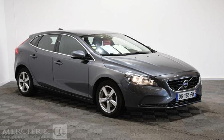 VOLVO V40 1.6 D2 115 MOMENTUM START-STOP GRIS DG-155-FM
