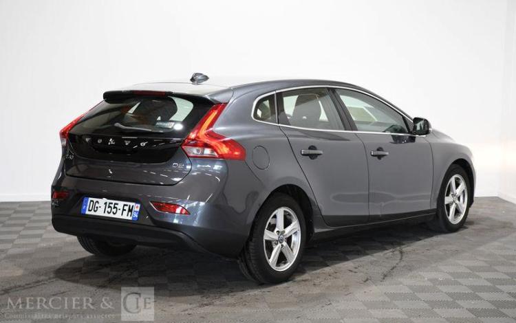 VOLVO V40 1.6 D2 115 MOMENTUM START-STOP GRIS DG-155-FM