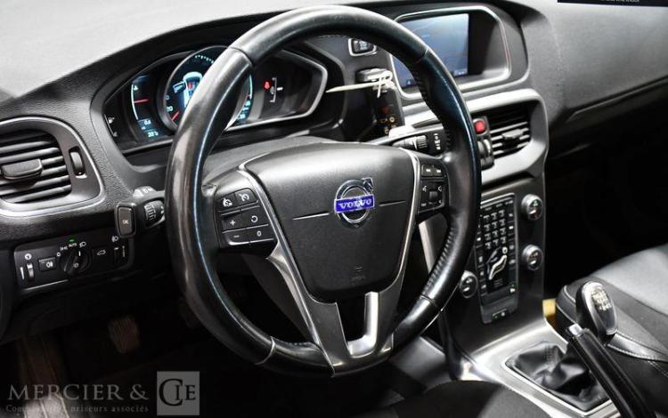 VOLVO V40 1.6 D2 115 MOMENTUM START-STOP GRIS DG-155-FM