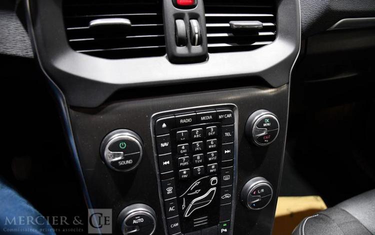 VOLVO V40 1.6 D2 115 MOMENTUM START-STOP GRIS DG-155-FM