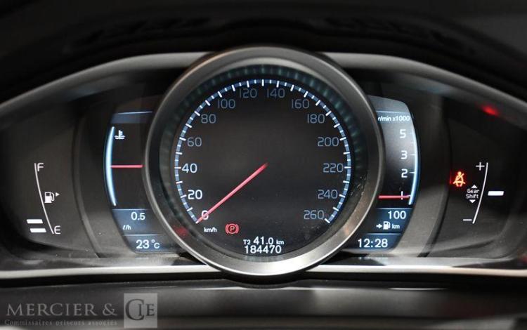 VOLVO V40 1.6 D2 115 MOMENTUM START-STOP GRIS DG-155-FM