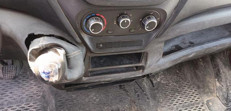 IVECO 35C13 BENNE AVEC COFFRE ACIER DIESEL – 125872 KMS – ANNEE 2015 ROUGE DR-469-QR