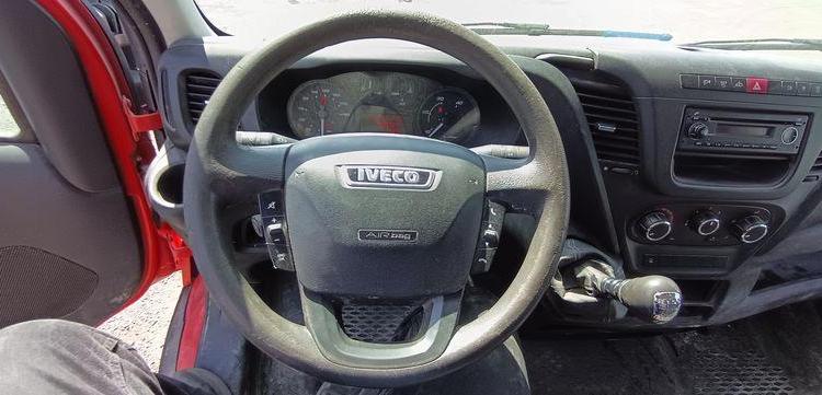 IVECO 35C13 BENNE AVEC COFFRE ACIER DIESEL – 125872 KMS – ANNEE 2015 ROUGE DR-469-QR