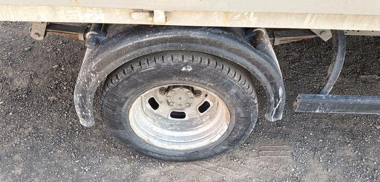 IVECO 35C13 BENNE AVEC COFFRE ACIER DIESEL – 125872 KMS – ANNEE 2015 ROUGE DR-469-QR