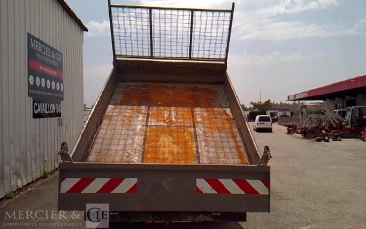 IVECO 35-130 BENNE SIMPLE CABINE COFFRE ROUGE DR-993-QM