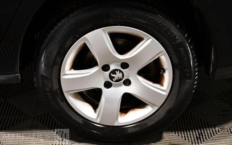 PEUGEOT 3008 1,6 HDI 115CH BUSINESS NOIR DT-250-EL