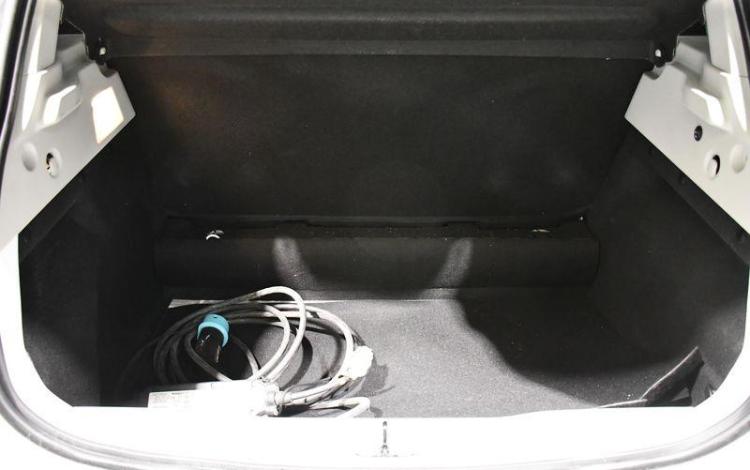 RENAULT ZOE R240 ZE 90 22KWH LOCATION CHARGE-NORMALE LIFE BVA BLANC DY-223-BT