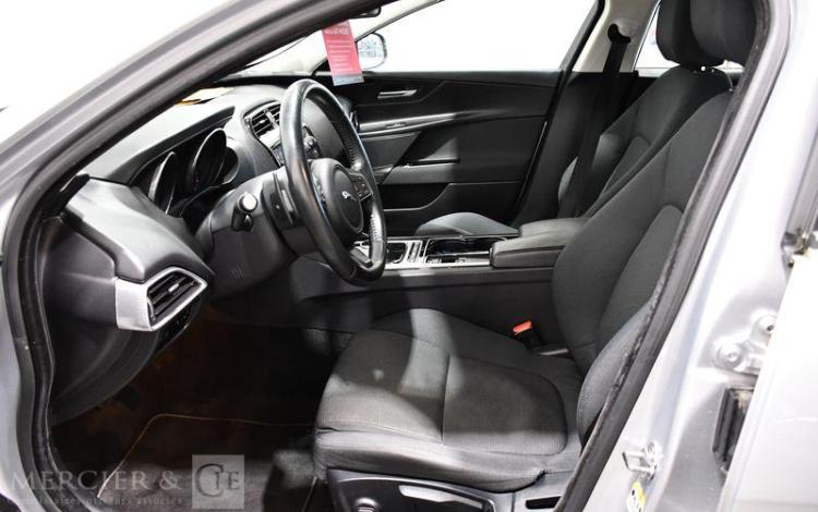 JAGUAR XE 2,0 D 165 E-PERFORMANCE BUSINESS BVA GRIS DZ-591-MH