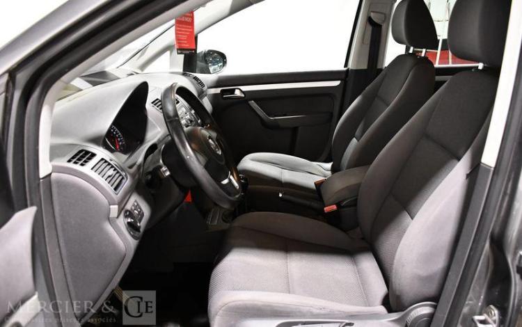 VOLKSWAGEN TOURAN 1,6 TDI105 BUSINESS TRENDLINE 7 PLS GRIS EB-800-SC