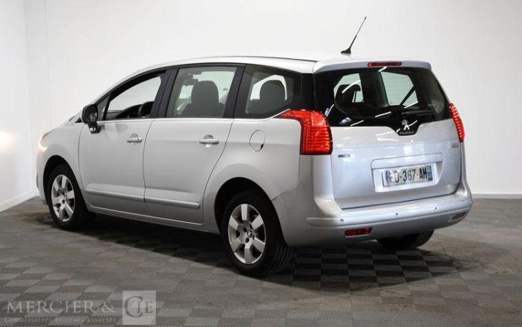 PEUGEOT 5008 1,2 PURETECH 130 ACTIVE GRIS ED-367-AM