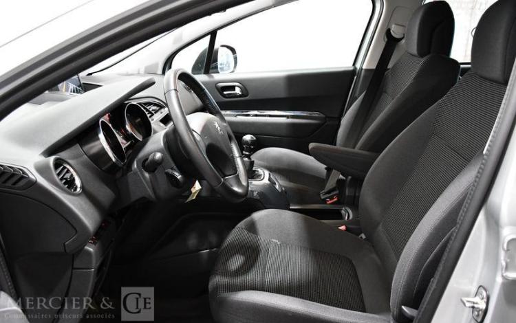 PEUGEOT 5008 1,2 PURETECH 130 ACTIVE GRIS ED-367-AM