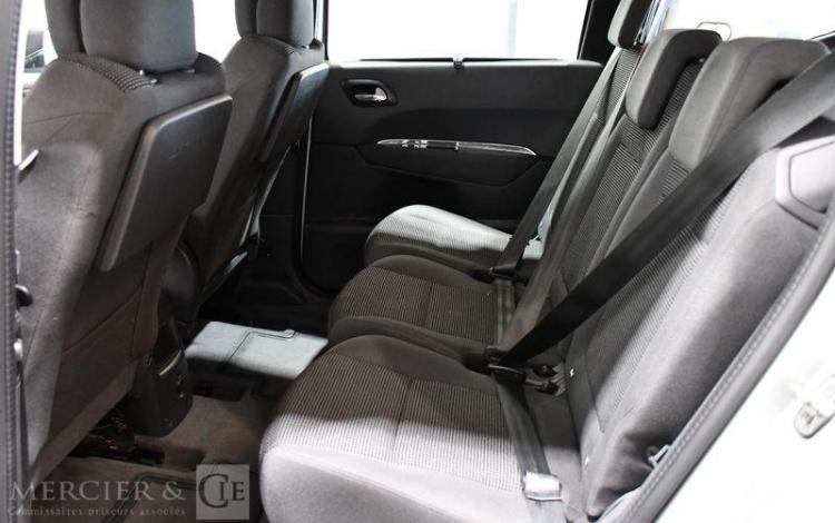 PEUGEOT 5008 1,2 PURETECH 130 ACTIVE GRIS ED-367-AM