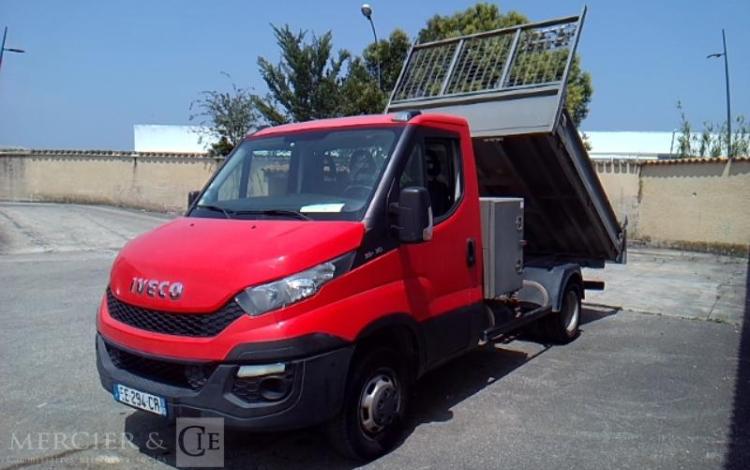 IVECO 35-130 BENNE SIMPLE CABINE COFFRE ROUGE EE-294-CR
