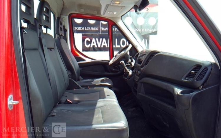 IVECO 35-130 BENNE SIMPLE CABINE COFFRE ROUGE EE-294-CR