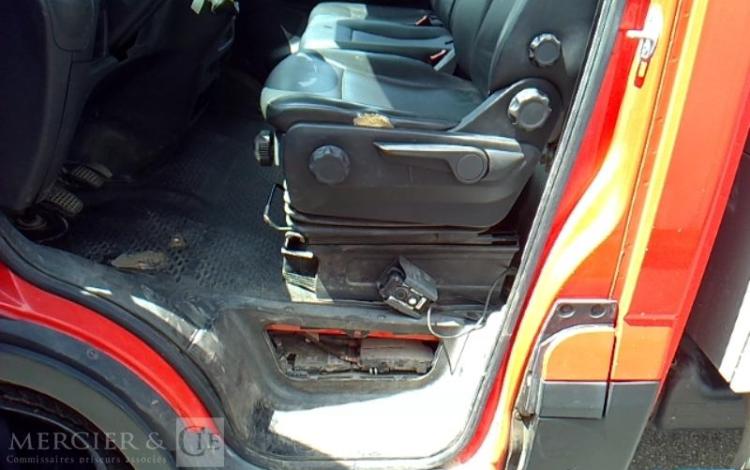 IVECO 35-130 BENNE SIMPLE CABINE COFFRE ROUGE EE-294-CR