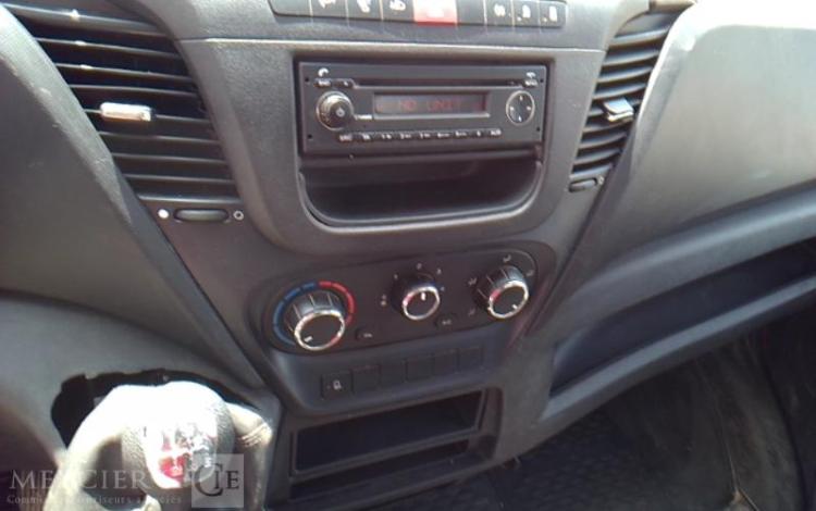 IVECO 35-130 BENNE SIMPLE CABINE COFFRE ROUGE EE-294-CR