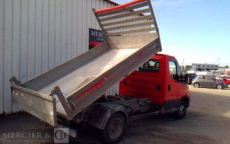 IVECO 35-130 BENNE SIMPLE CABINE ROUGE EG-024-PY