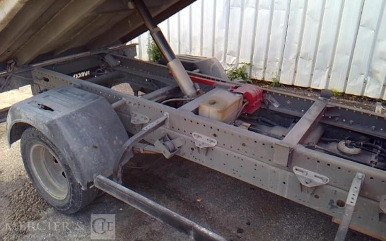 IVECO 35-130 BENNE SIMPLE CABINE ROUGE EG-024-PY