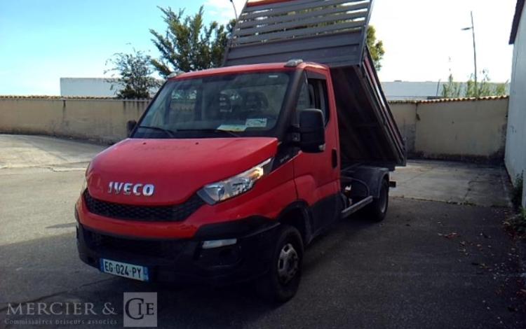 IVECO 35-130 BENNE SIMPLE CABINE ROUGE EG-024-PY