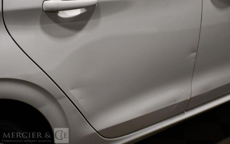 PEUGEOT 208 1.2 PURETECH 82CH STYLE vente à pro pour pieces sans carte grise BLANC EG-598-AH