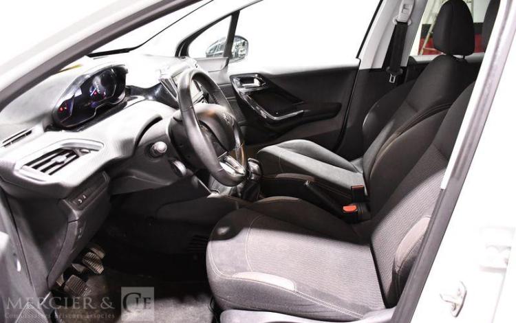 PEUGEOT 208 1.2 PURETECH 82CH STYLE vente à pro pour pieces sans carte grise BLANC EG-598-AH
