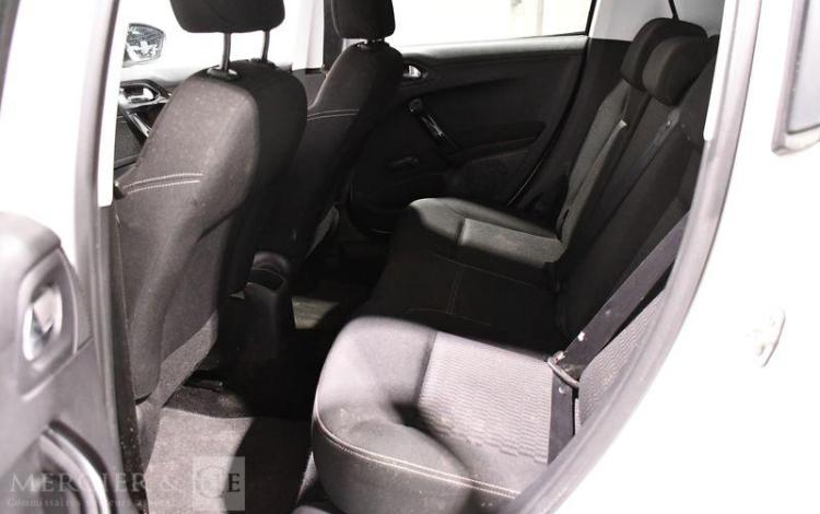 PEUGEOT 208 1.2 PURETECH 82CH STYLE vente à pro pour pieces sans carte grise BLANC EG-598-AH