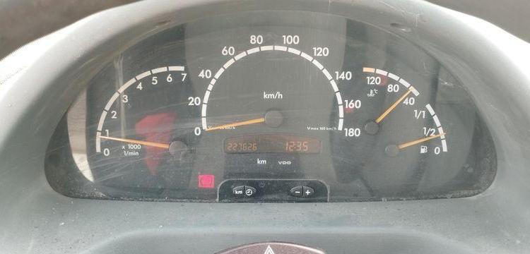 MERCEDES SPRINTER 411 CDI 2,2 D CHASSIS CABINE LONG 109 CV AVEC BENNE – 227626 KMS BLANC EH-179-BD