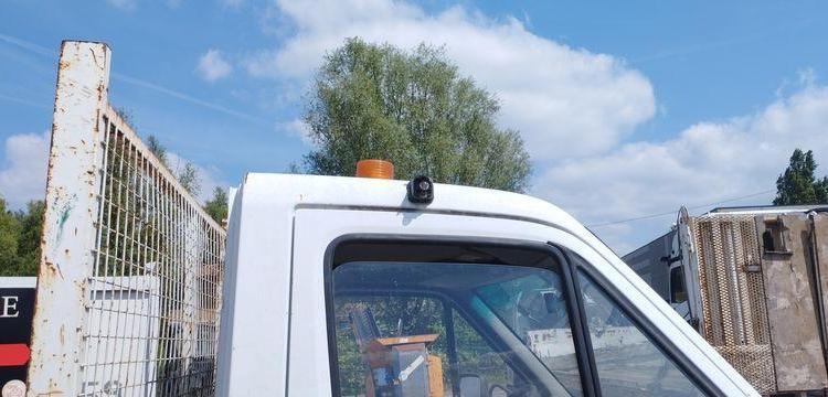 MERCEDES SPRINTER 411 CDI 2,2 D CHASSIS CABINE LONG 109 CV AVEC BENNE – 227626 KMS BLANC EH-179-BD