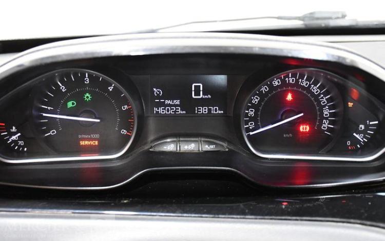 PEUGEOT 208 STE 1,6 BLUE HDI 100 PREMIUM BLANC EM-623-AJ