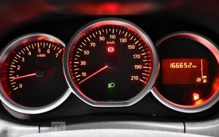 DACIA DUSTER BLACK TOUCH DCI 110 4X2 GRIS ER-414-HG