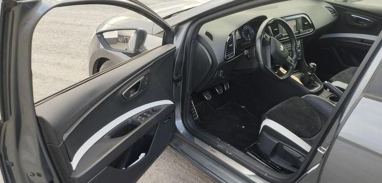 SEAT LEON CUPRA 1,6 TSI – ESSENCE – 104524 KMS – POUR PIECES – GRIS WW-626-LS