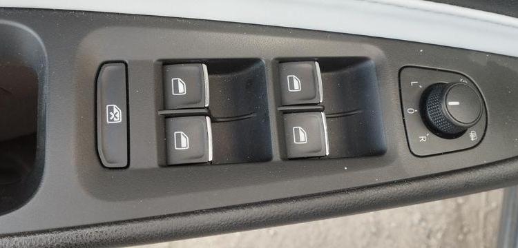 SEAT LEON CUPRA 1,6 TSI – ESSENCE – 104524 KMS – POUR PIECES – GRIS WW-626-LS