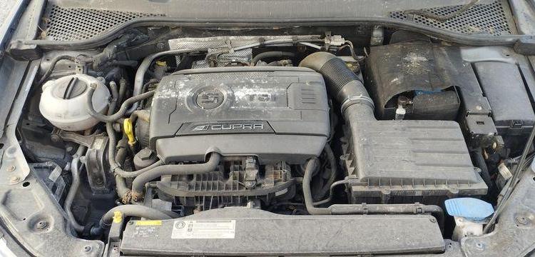SEAT LEON CUPRA 1,6 TSI – ESSENCE – 104524 KMS – POUR PIECES – GRIS WW-626-LS